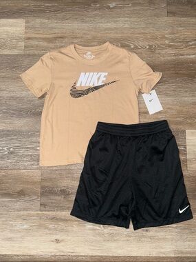 NEW Nike Beige Tee with Black Nike Athletic Shorts